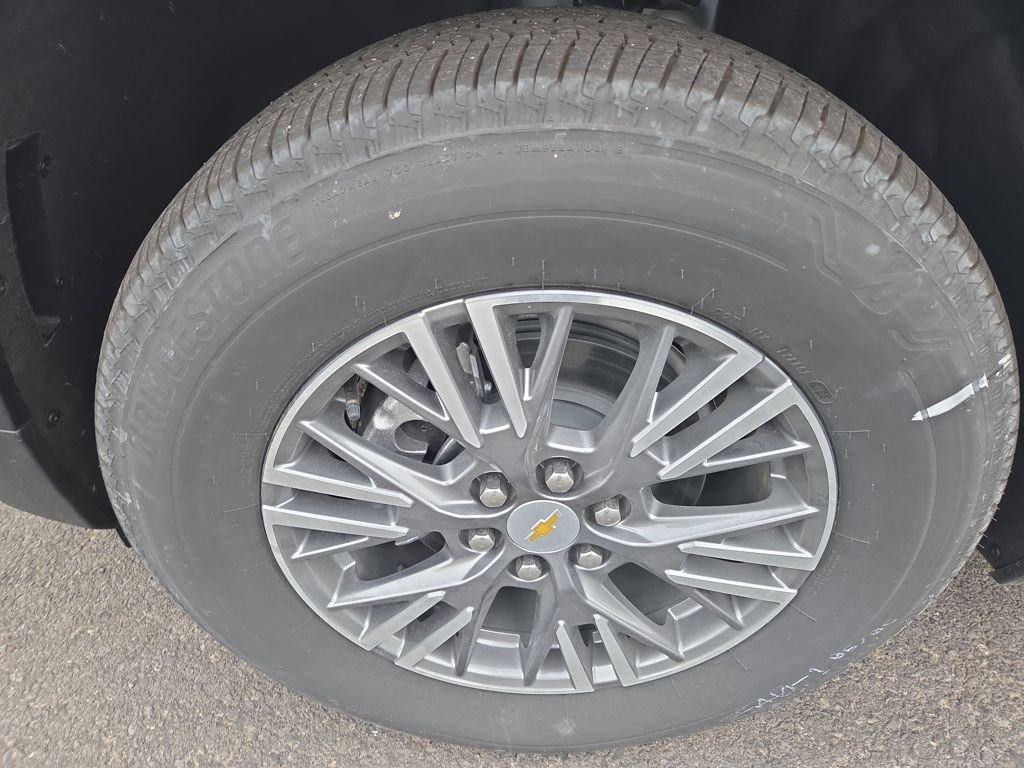 New 2025 Chevrolet Traverse LT w/ LPO, Floor Liner Package image 17