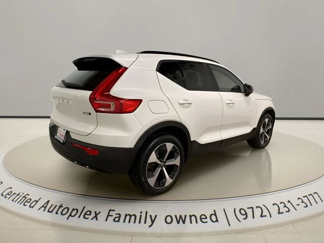 Used 2025 Volvo XC40 B5 Plus AWD/4WD image 5