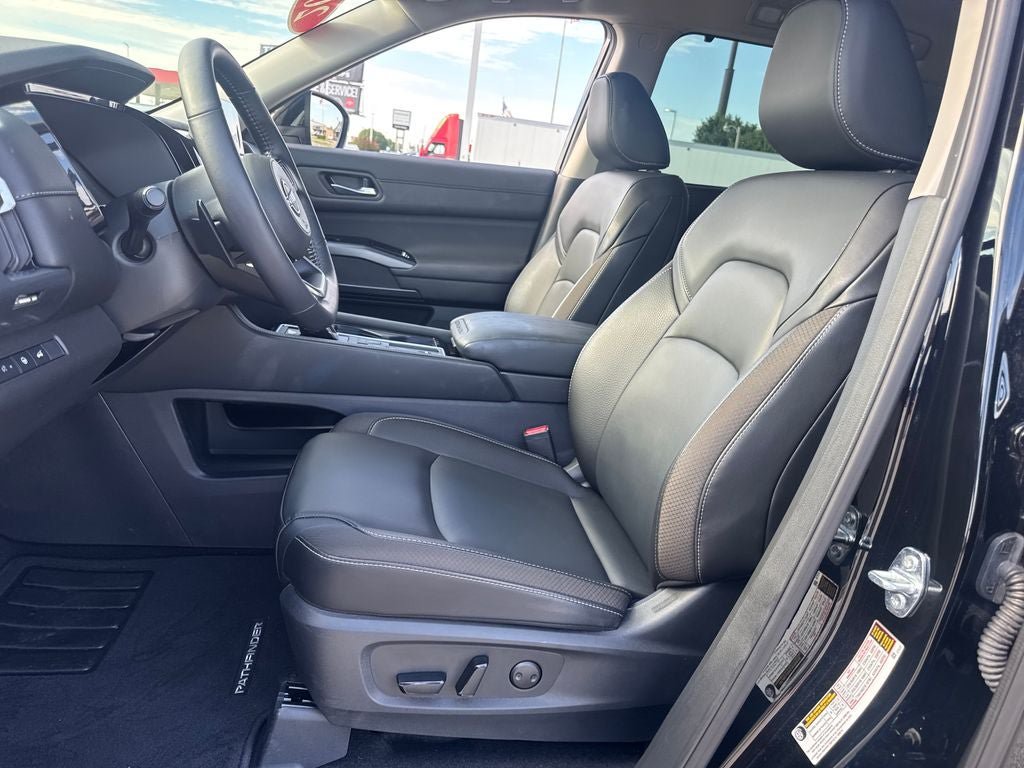 Used 2025 Nissan Pathfinder SL w/ Cargo Package FWD image 15