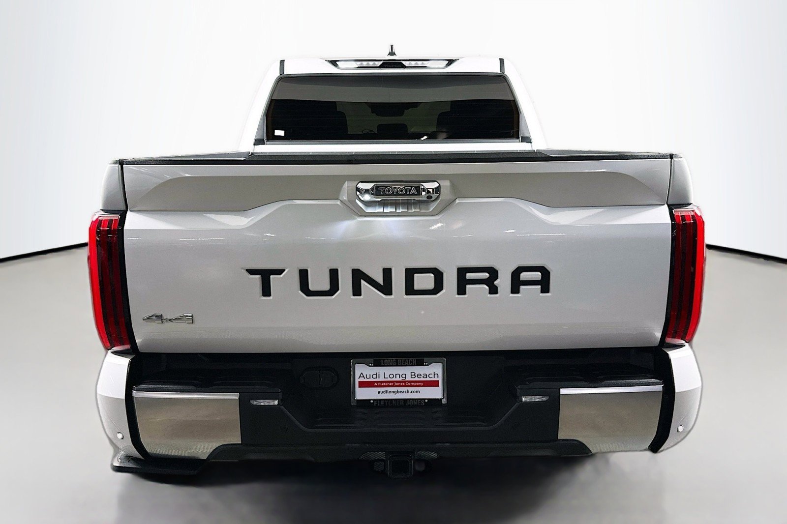 Used 2024 Toyota Tundra Limited w/ Power Package AWD/4WD image 3