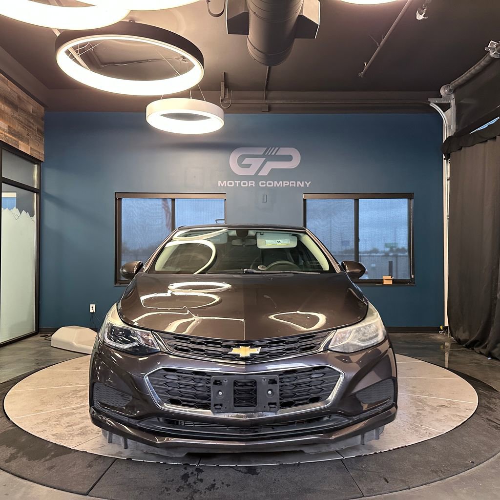 Used 2017 Chevrolet Cruze LT image 8