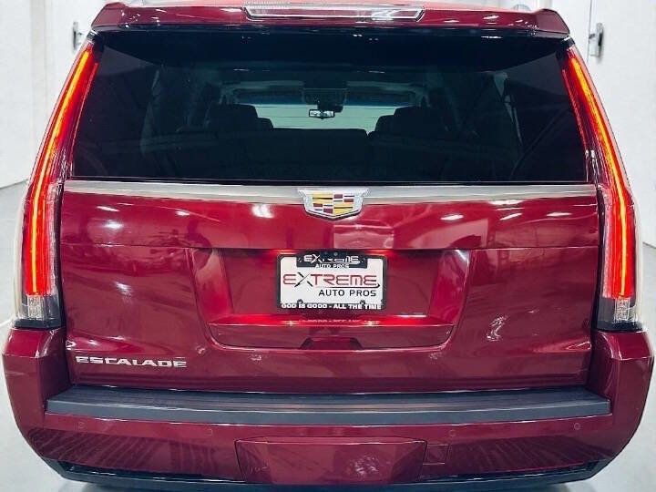 Used 2018 Cadillac Escalade ESV Premium Luxury image 7