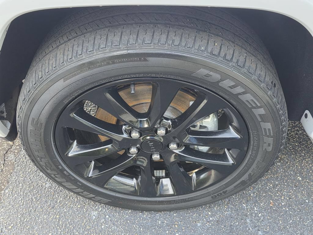 Used 2021 Jeep Grand Cherokee Laredo X RWD image 35