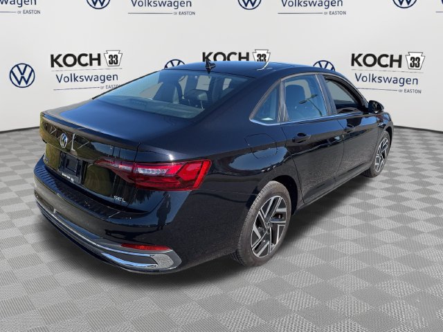 Used 2023 Volkswagen Jetta SEL FWD image 8
