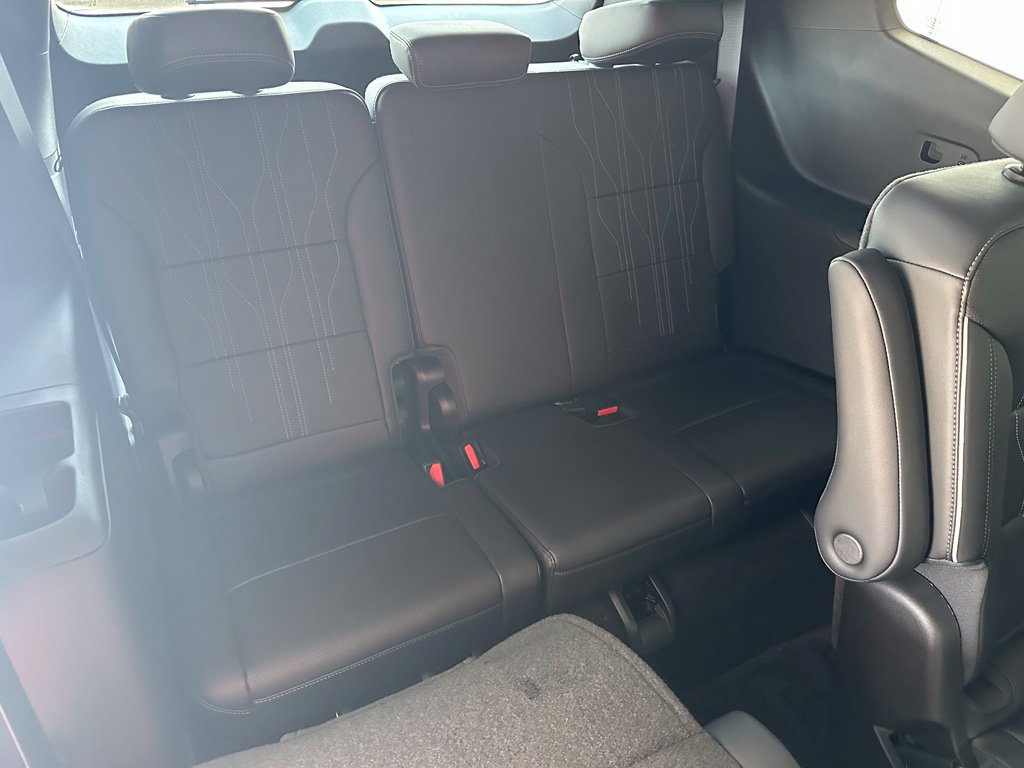New 2026 Buick Enclave Avenir w/ Super Cruise Package FWD image 38