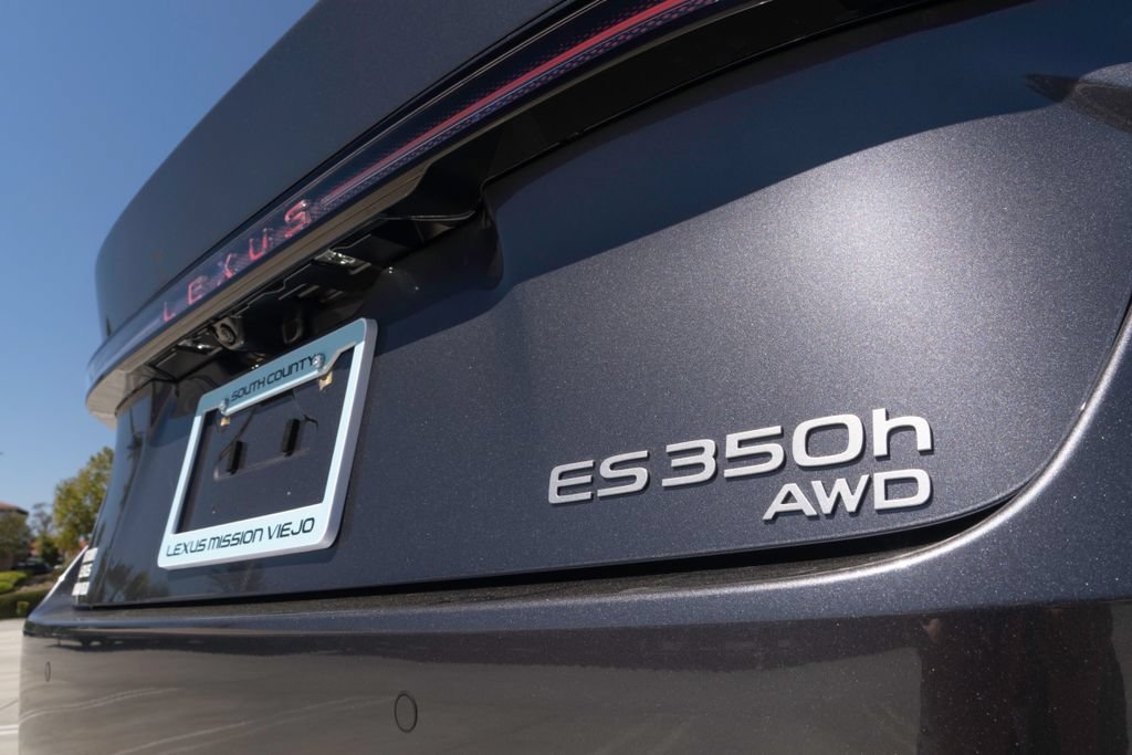 New 2026 Lexus ES 350h AWD image 8