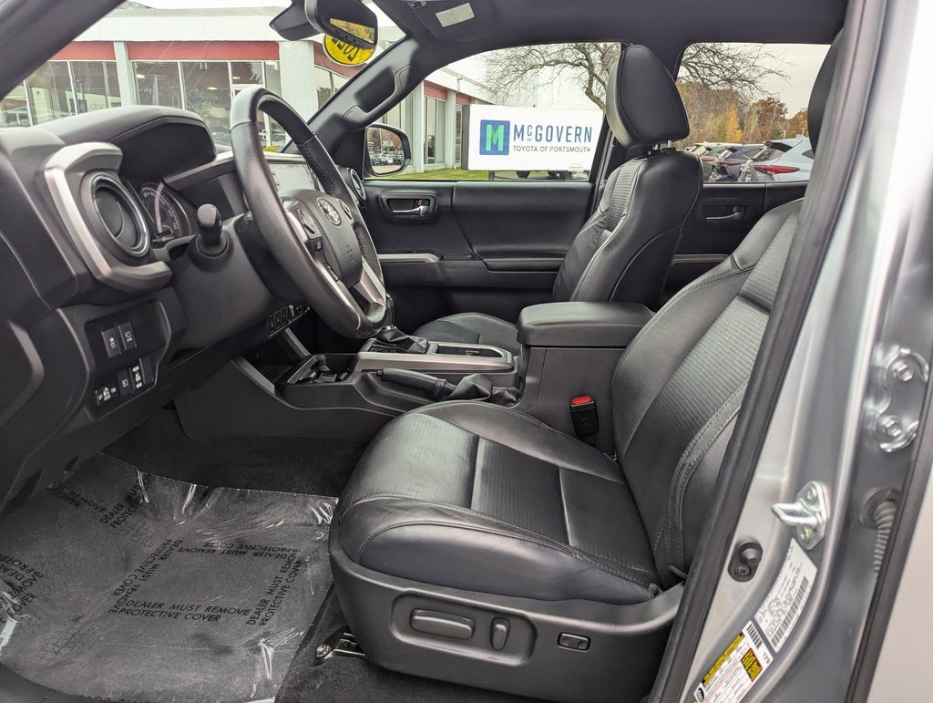 Used 2022 Toyota Tacoma Limited image 16
