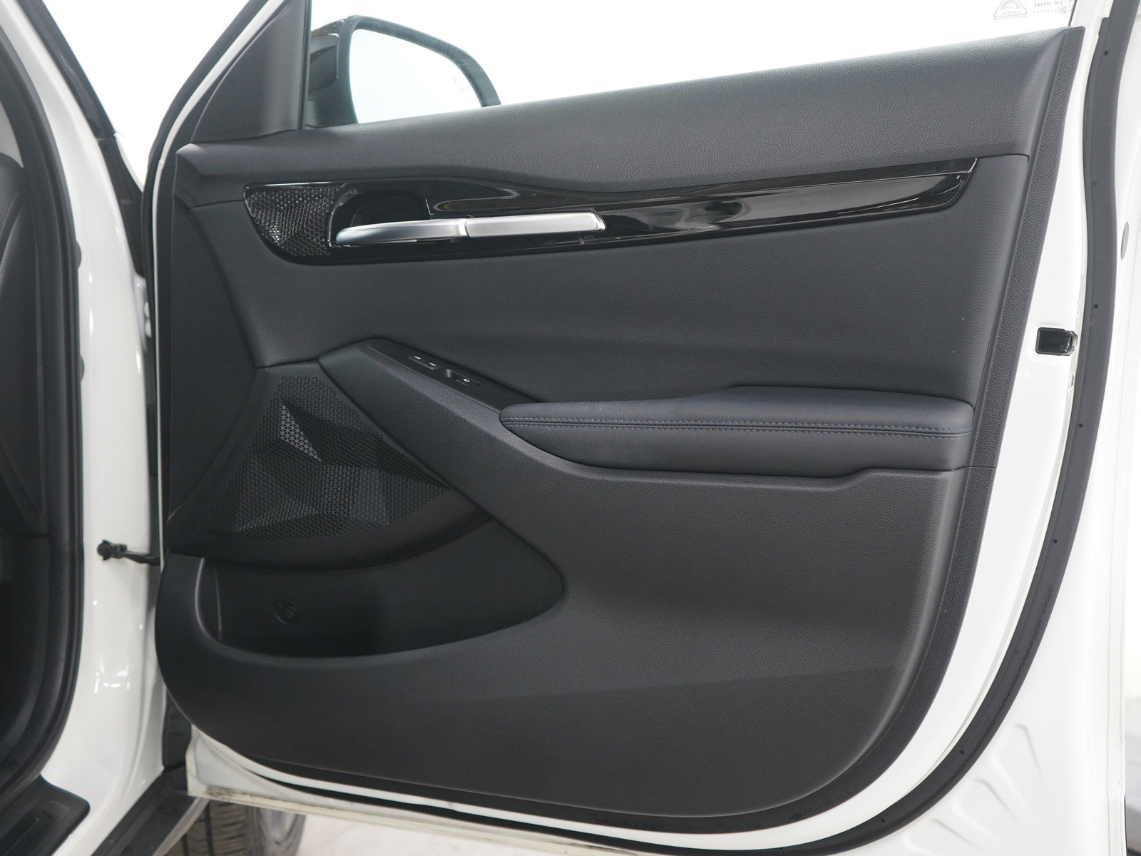 Used 2023 Kia Seltos Nightfall Edition image 12