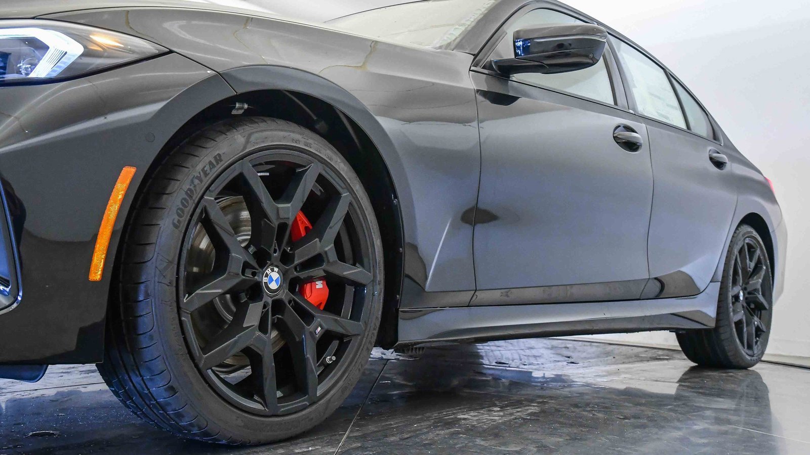 New 2026 BMW 330i Sedan w/ M Sport Package image 10