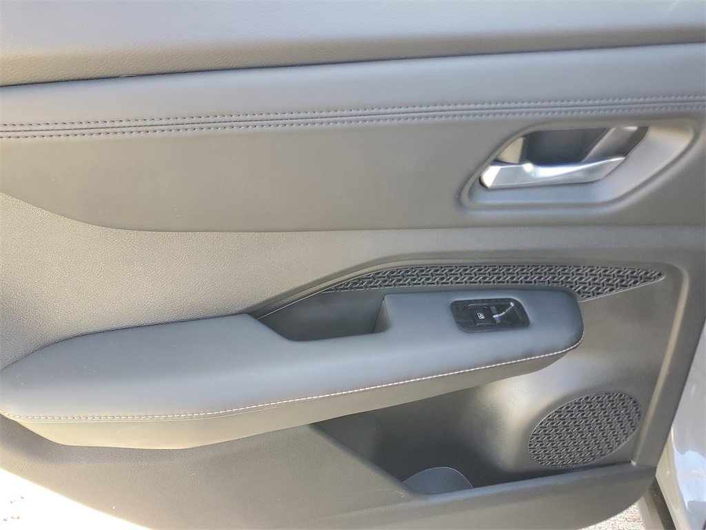 Certified 2024 Nissan Ariya AWD image 13