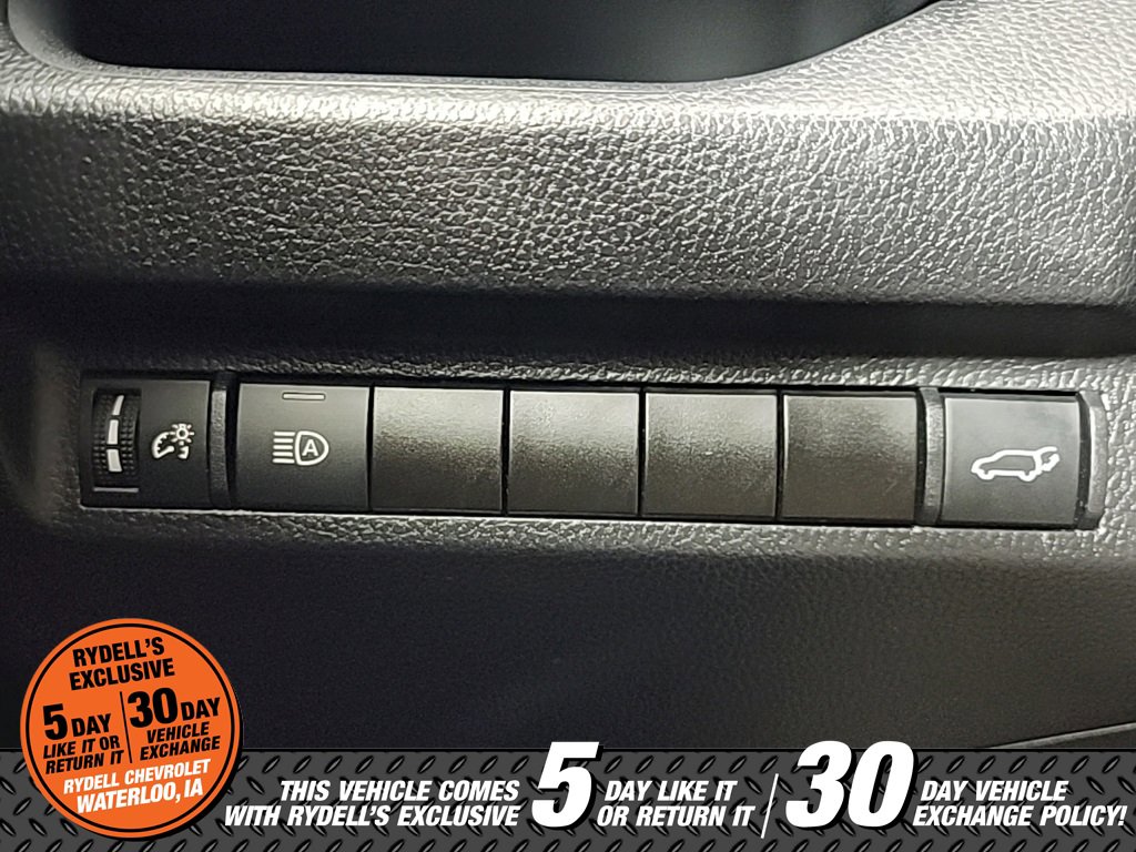 Used 2025 Toyota RAV4 XLE Premium image 35