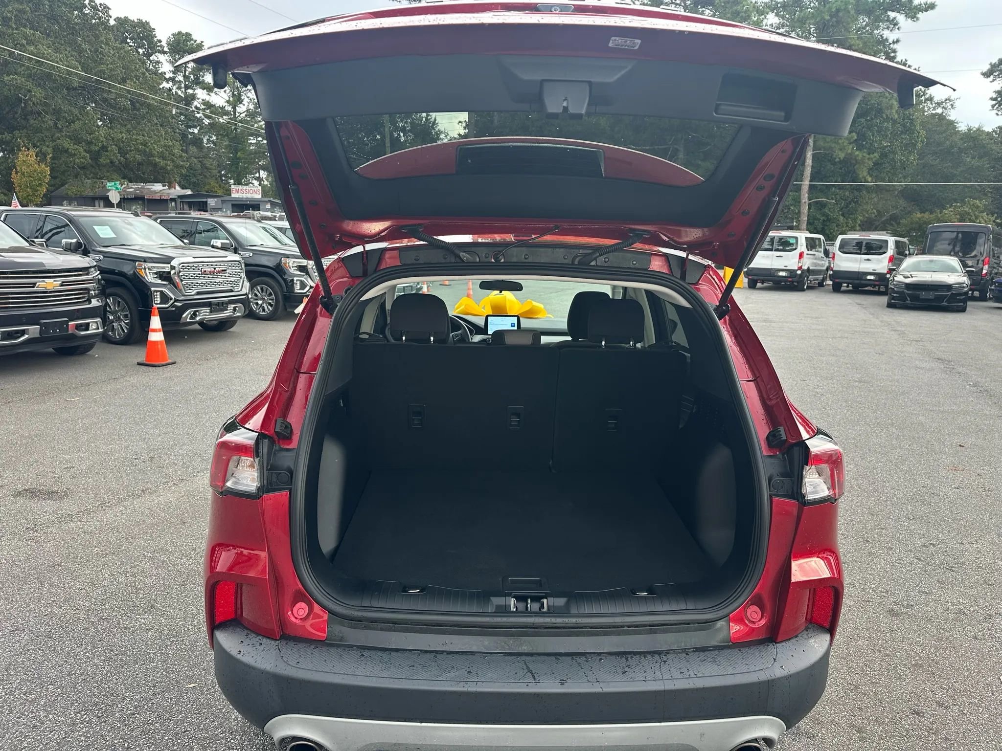 Used 2021 Ford Escape SE w/ Cold Weather Package image 9