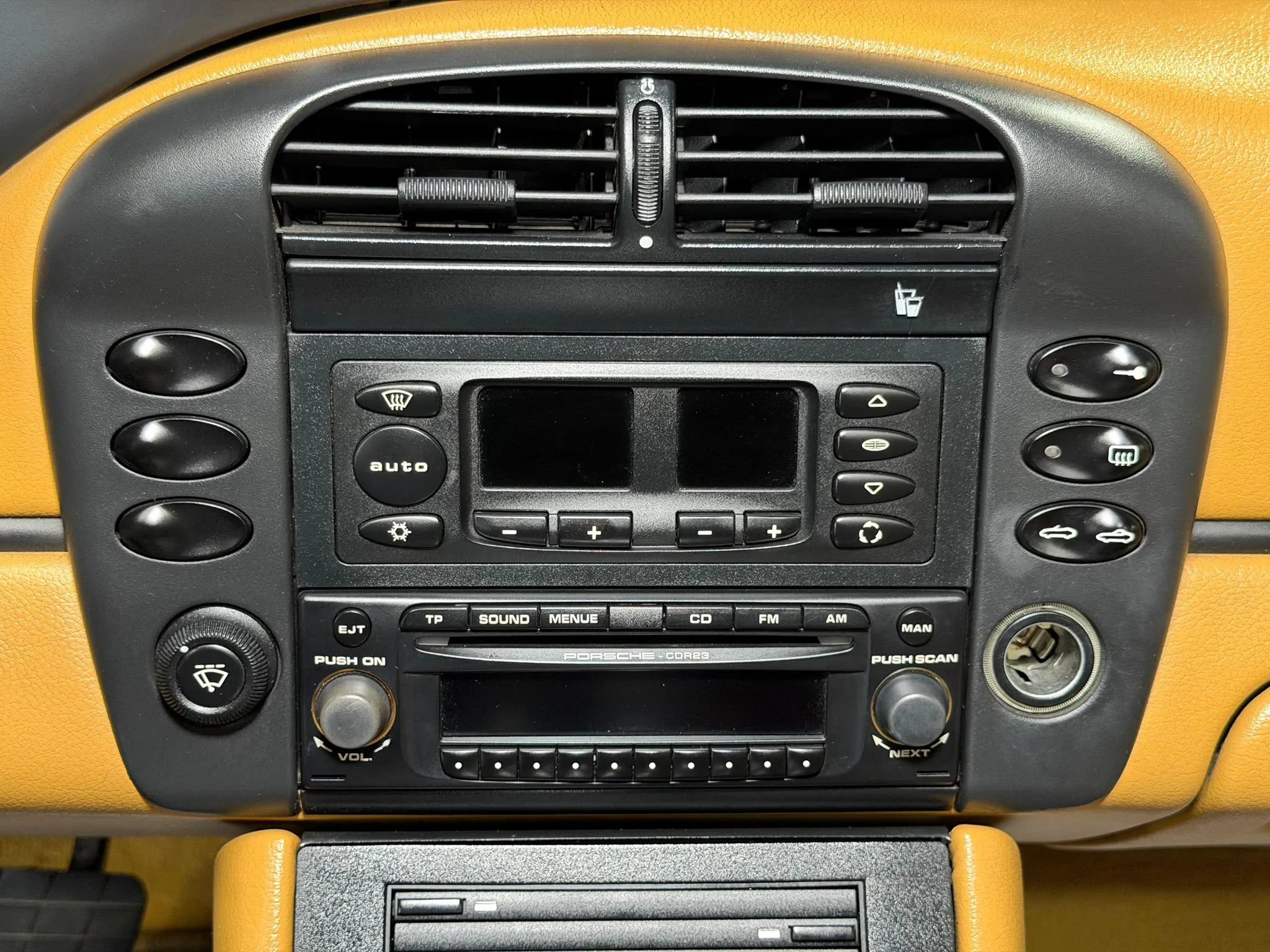 Used 2004 Porsche Boxster S RWD image 17