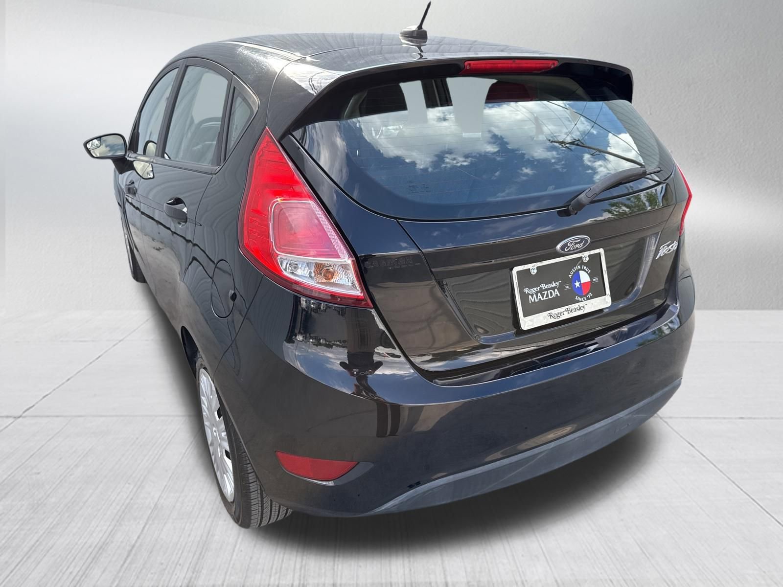 Used 2017 Ford Fiesta S FWD image 6