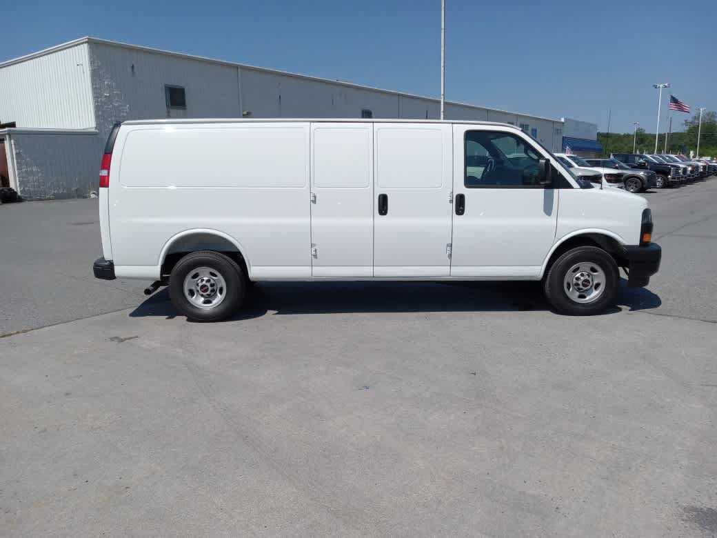 Used 2026 GMC Savana 2500 Extended w/ Driver Convenience Package RWD image 7