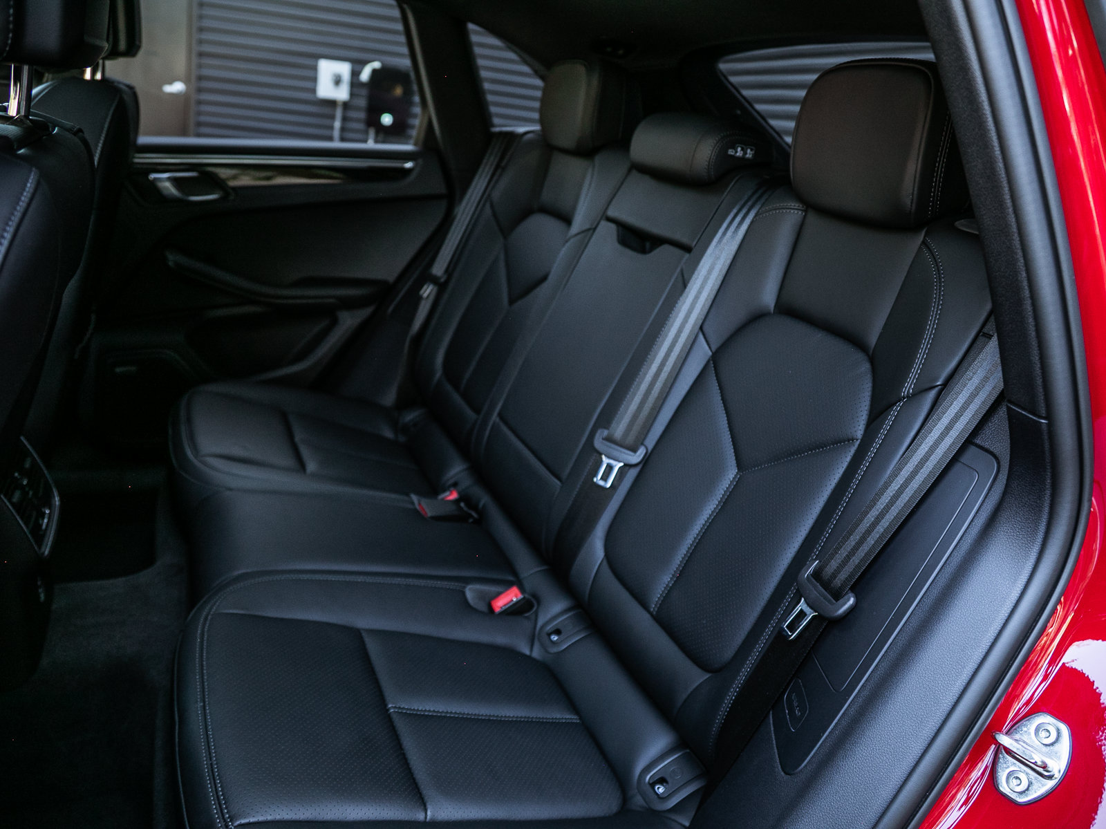 Certified 2026 Porsche Macan AWD/4WD image 14