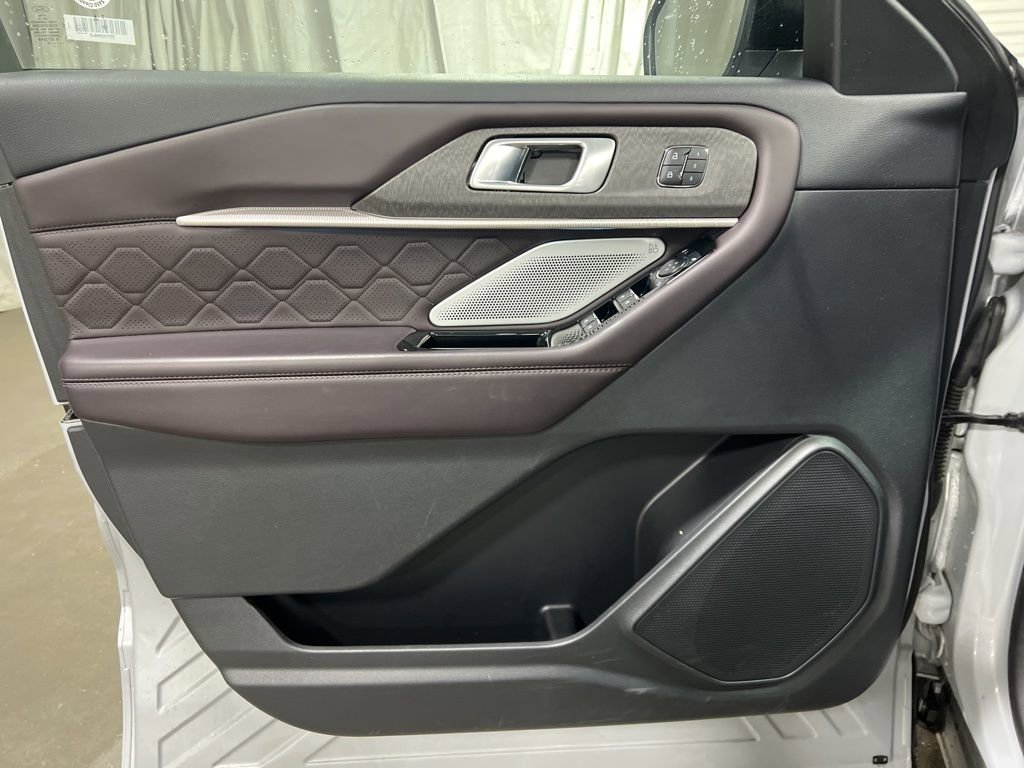 Used 2025 Ford Explorer Platinum w/ LUX Leather Package image 25