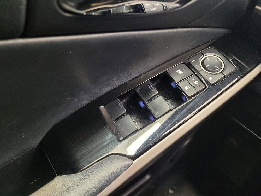 Used 2016 Lexus IS 200t RWD image 27