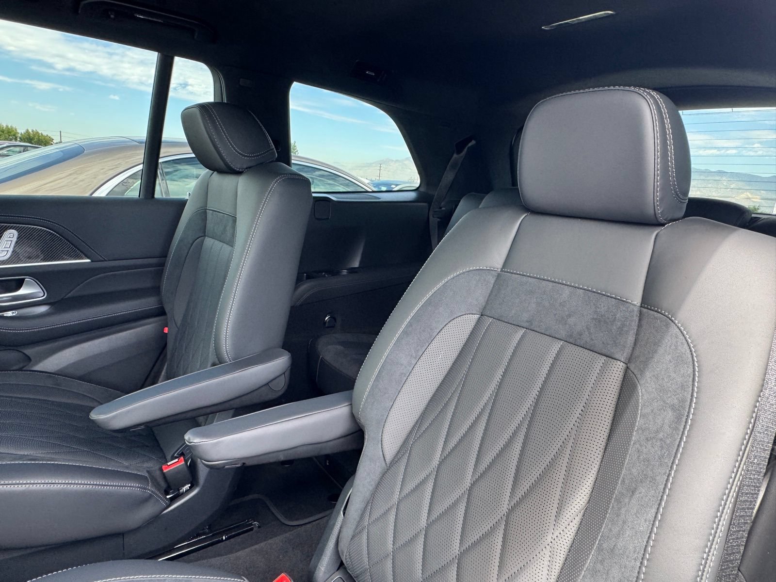 New 2025 Mercedes-Benz GLS 63 AMG 4MATIC image 33
