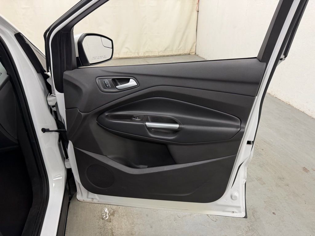 Used 2019 Ford Escape SE image 8