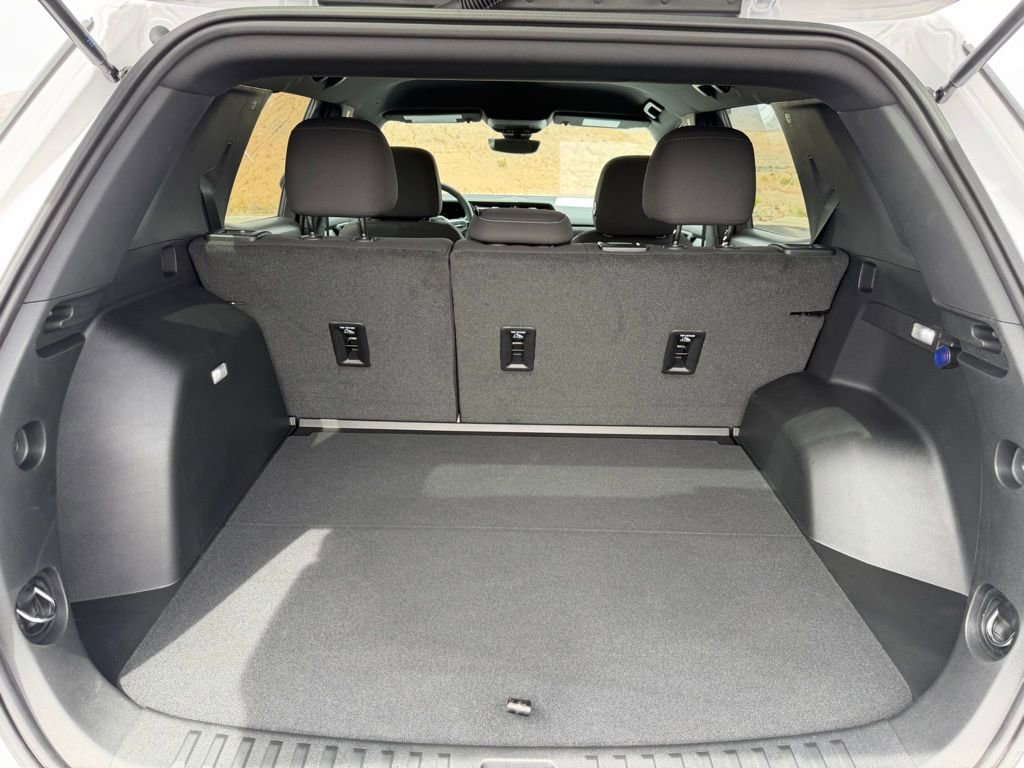 New 2026 GMC Terrain Elevation w/ Technology Package II FWD image 17
