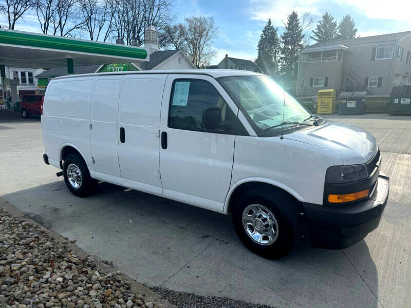 Used 2018 Chevrolet Express 2500 image 7