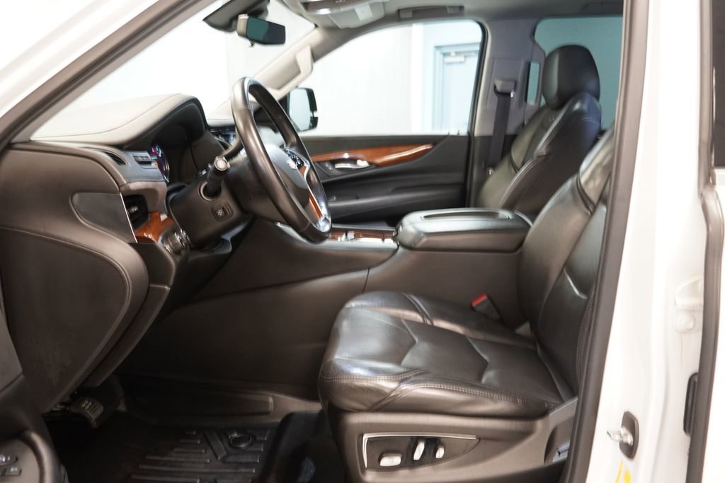 Used 2019 Cadillac Escalade ESV Luxury image 6
