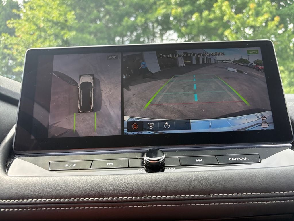 Used 2025 Nissan Rogue SL FWD image 18