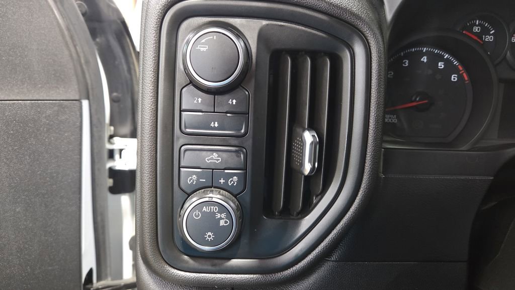 Used 2021 Chevrolet Silverado 2500 W/T w/ WT Convenience Package AWD/4WD image 9