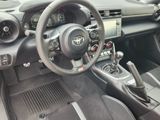 Used 2024 Toyota GR86 Premium w/ Performance Package RWD image 19