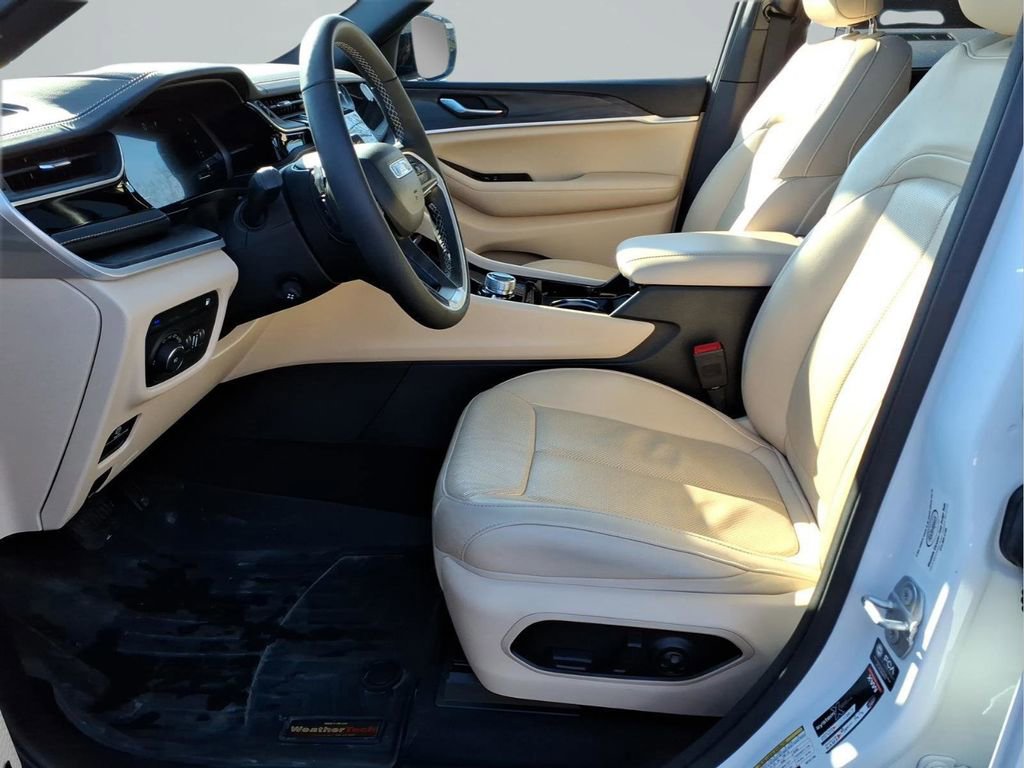 Used 2022 Jeep Grand Cherokee Limited 4xe w/ Luxury Tech Group II image 28