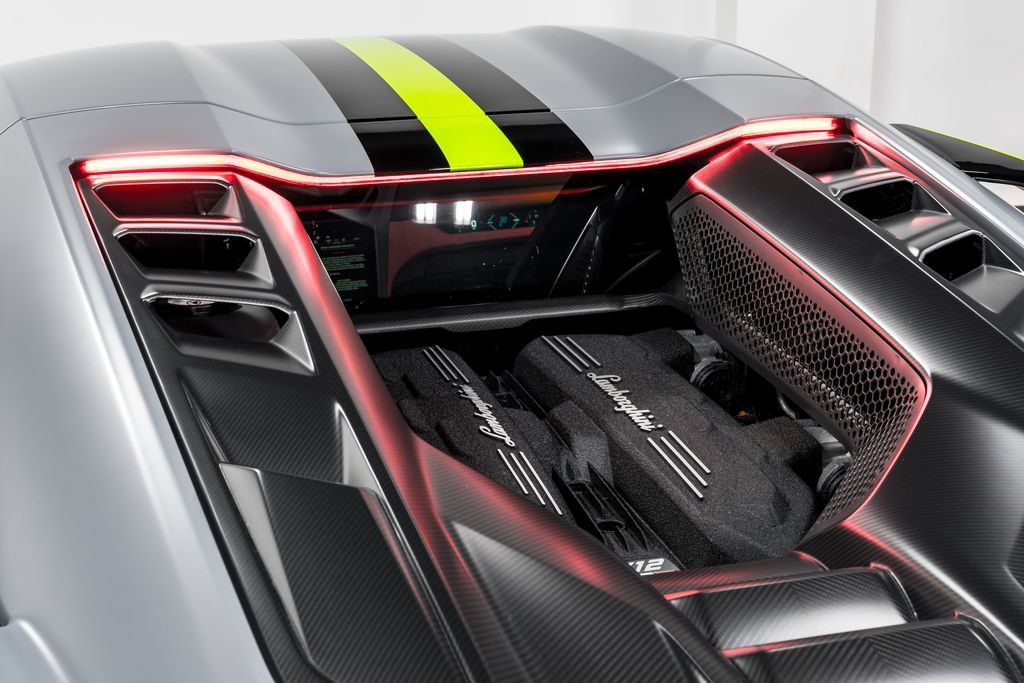 Used 2024 Lamborghini Revuelto AWD/4WD image 55