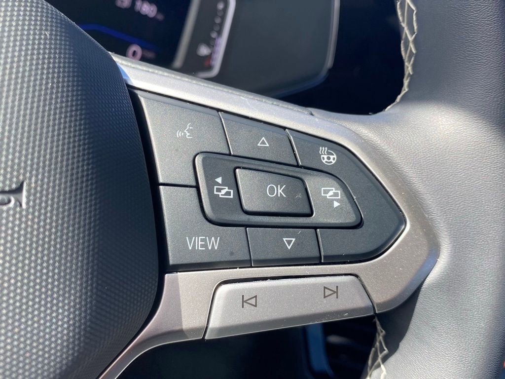 Used 2024 Volkswagen Taos SEL image 26