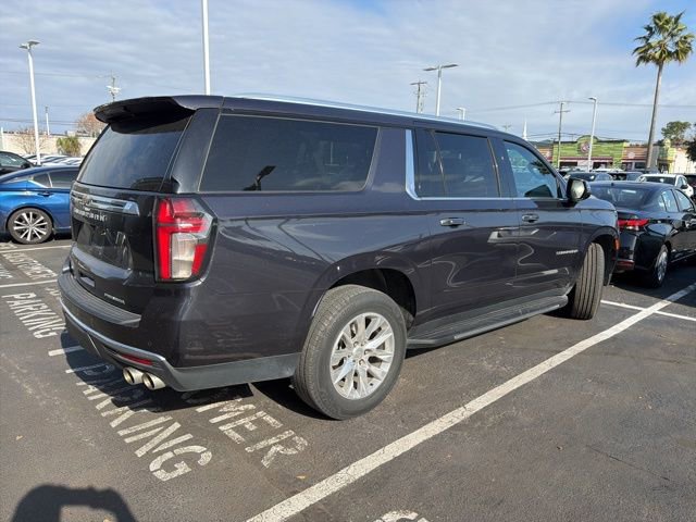 Used 2023 Chevrolet Suburban Premier image 4