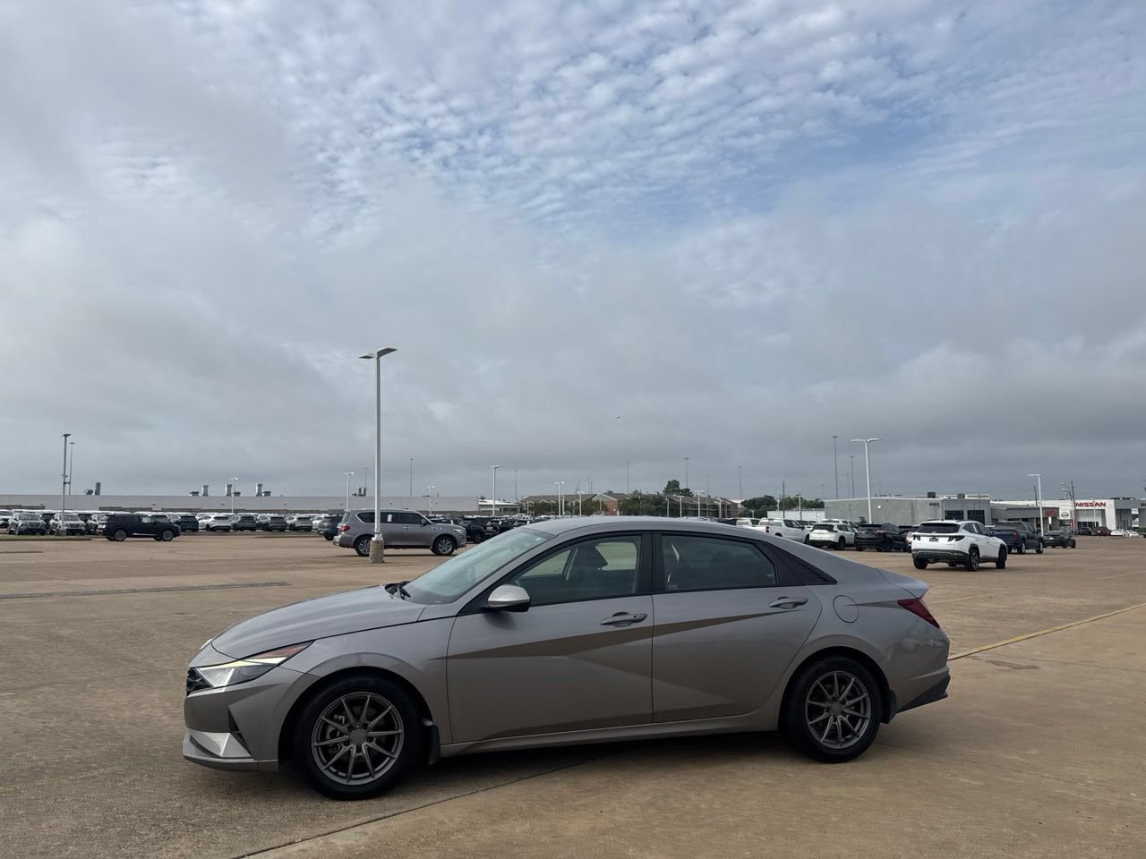 Used 2023 Hyundai Elantra SEL w/ Convenience Package FWD image 12