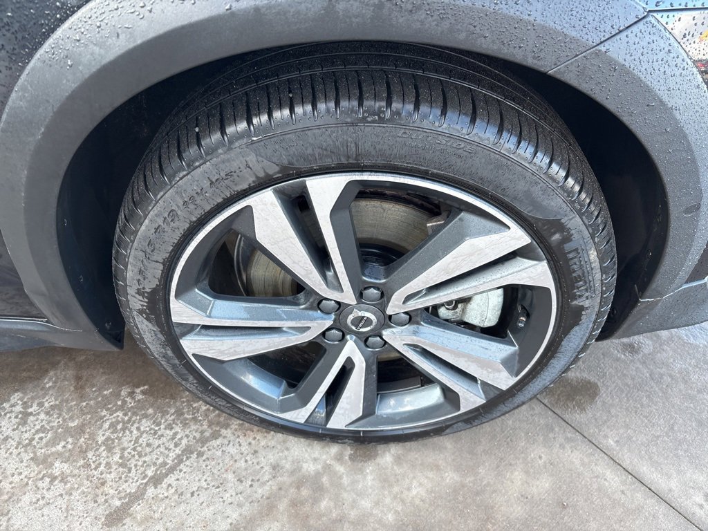 Certified 2024 Volvo V60 B5 Cross Country Plus w/ Protection Package Premier image 12