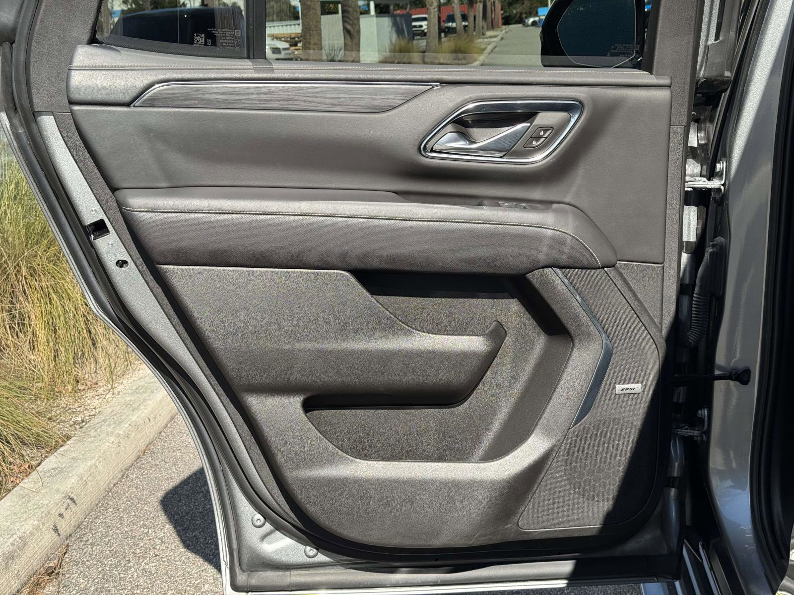 Used 2023 GMC Yukon SLT w/ SLT Luxury Package image 13