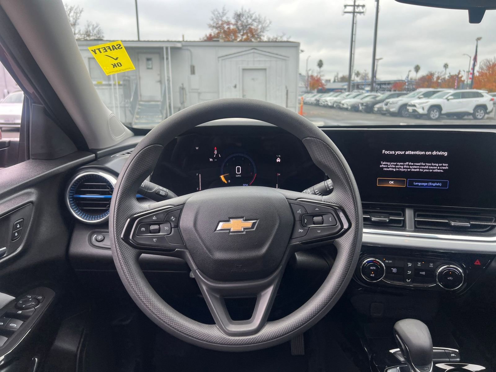 Used 2025 Chevrolet Trax LT image 34