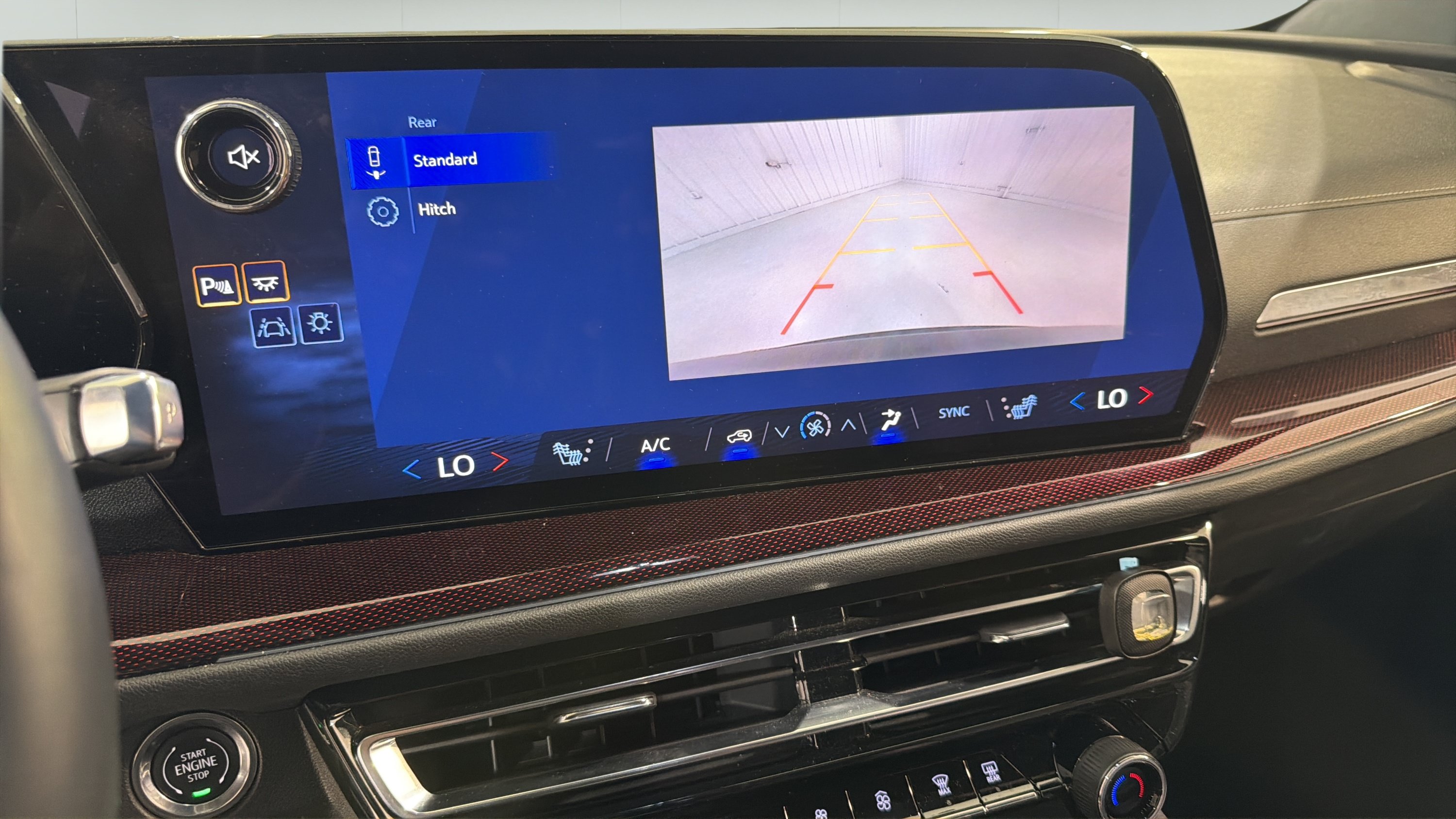 Used 2026 Chevrolet Traverse Z71 AWD/4WD image 16
