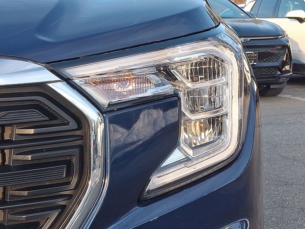 Certified 2022 GMC Terrain SLE w/ Driver Convenience Package image 9