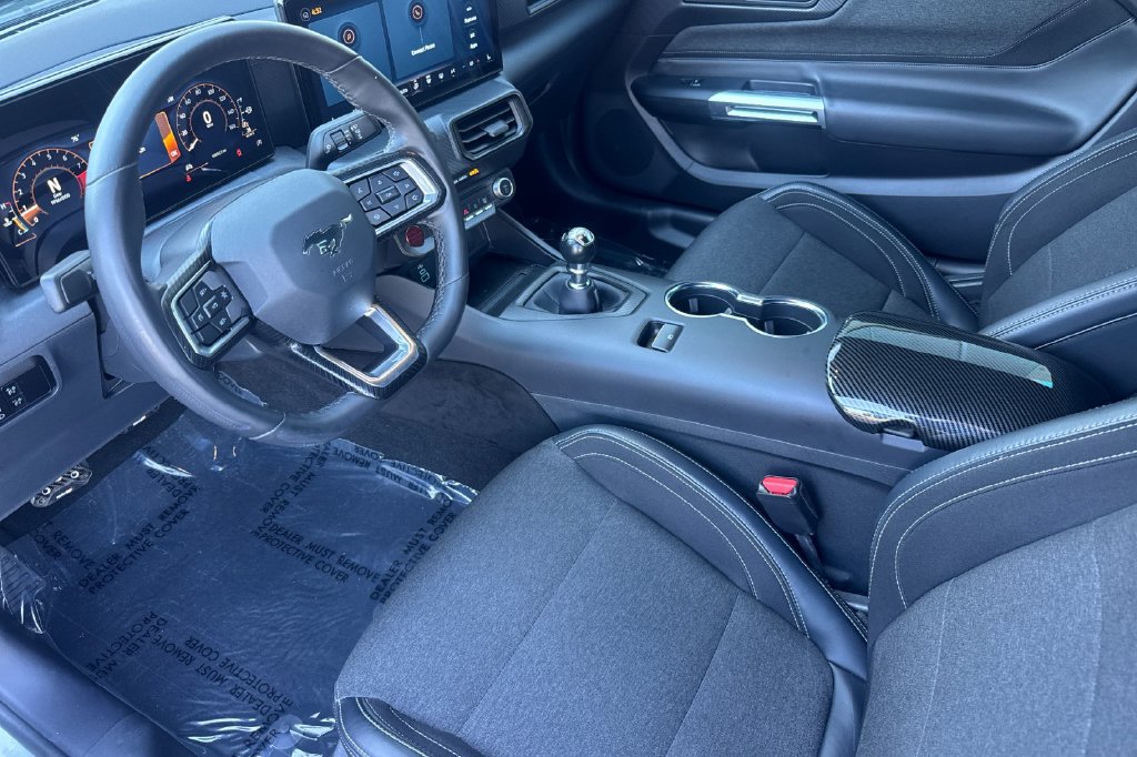 Used 2024 Ford Mustang GT RWD image 9