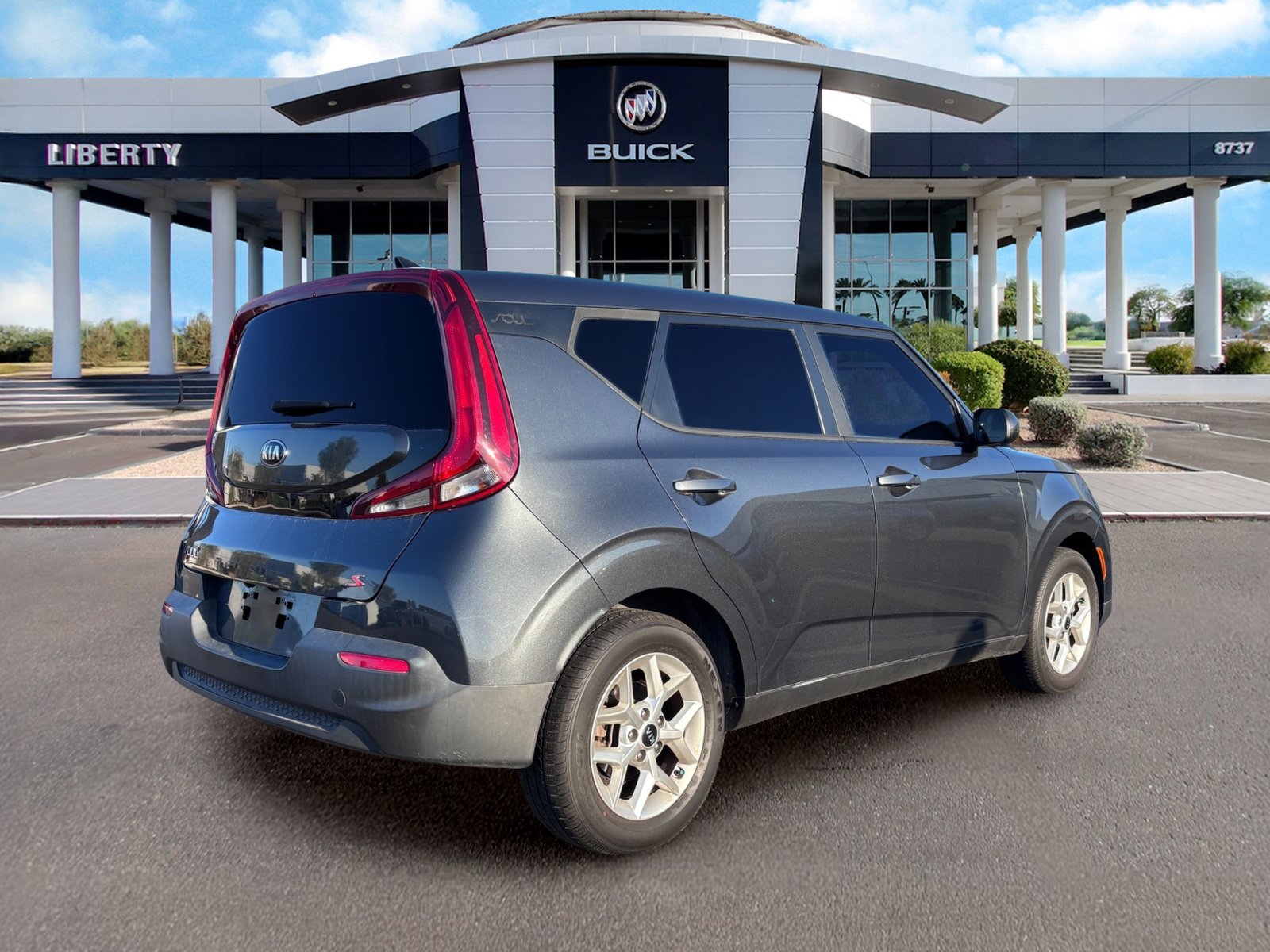 Used 2021 Kia Soul S FWD image 2