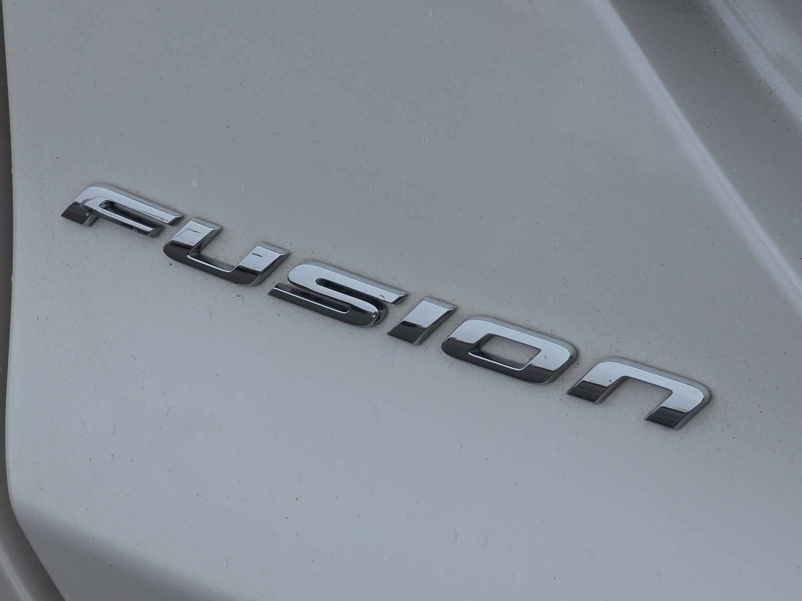 Used 2017 Ford Fusion SE w/ Fusion SE Technology Package image 11