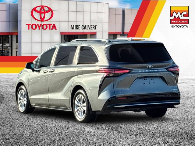 Used 2026 Toyota Sienna Limited FWD image 3