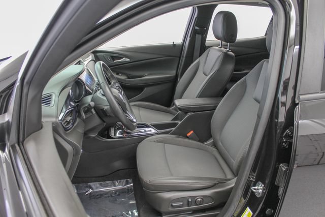 Used 2023 Buick Encore GX Preferred w/ Cold Weather Comfort Package AWD/4WD image 17