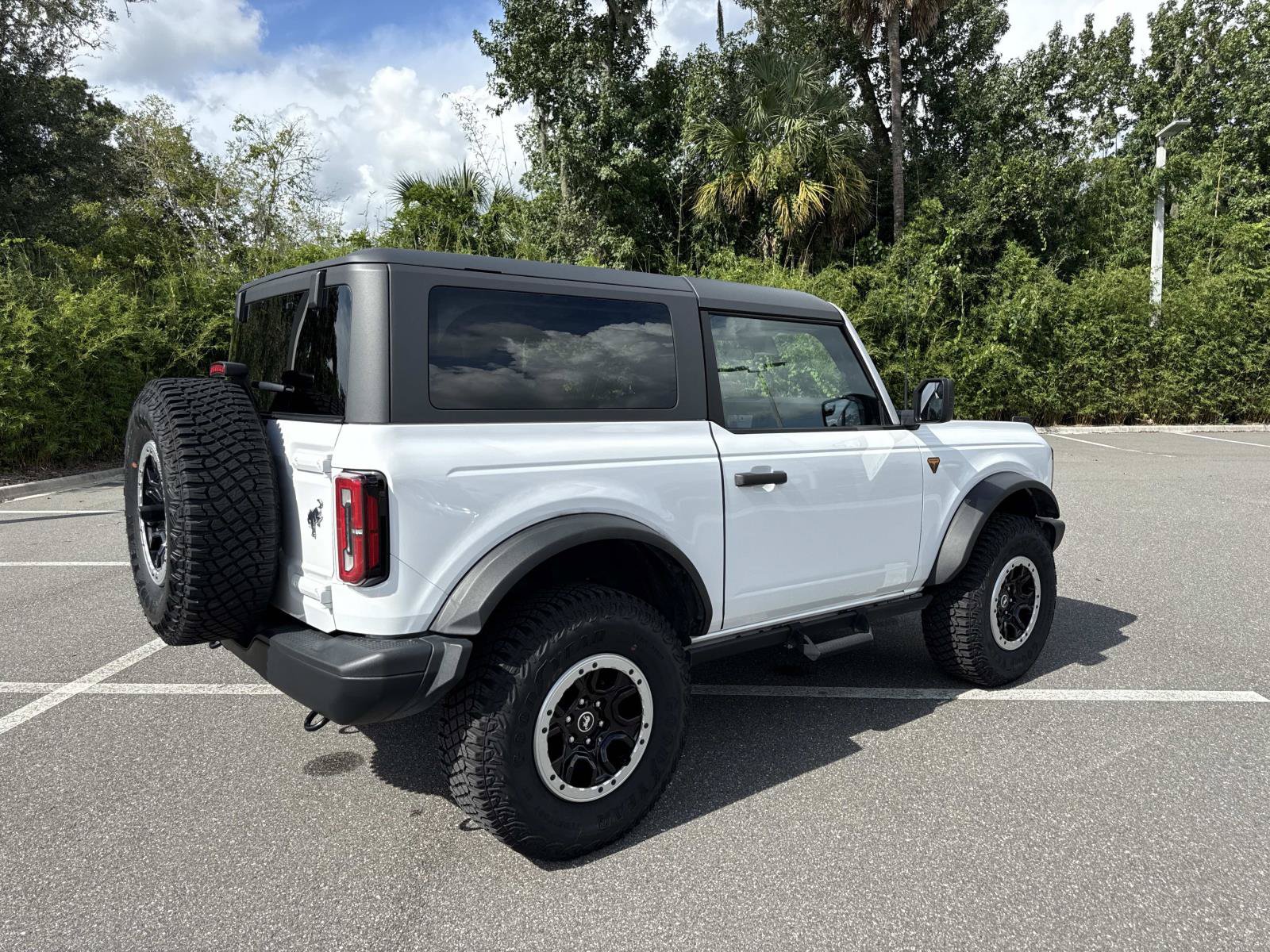 Used 2023 Ford Bronco Badlands w/ Sasquatch Package AWD/4WD image 3