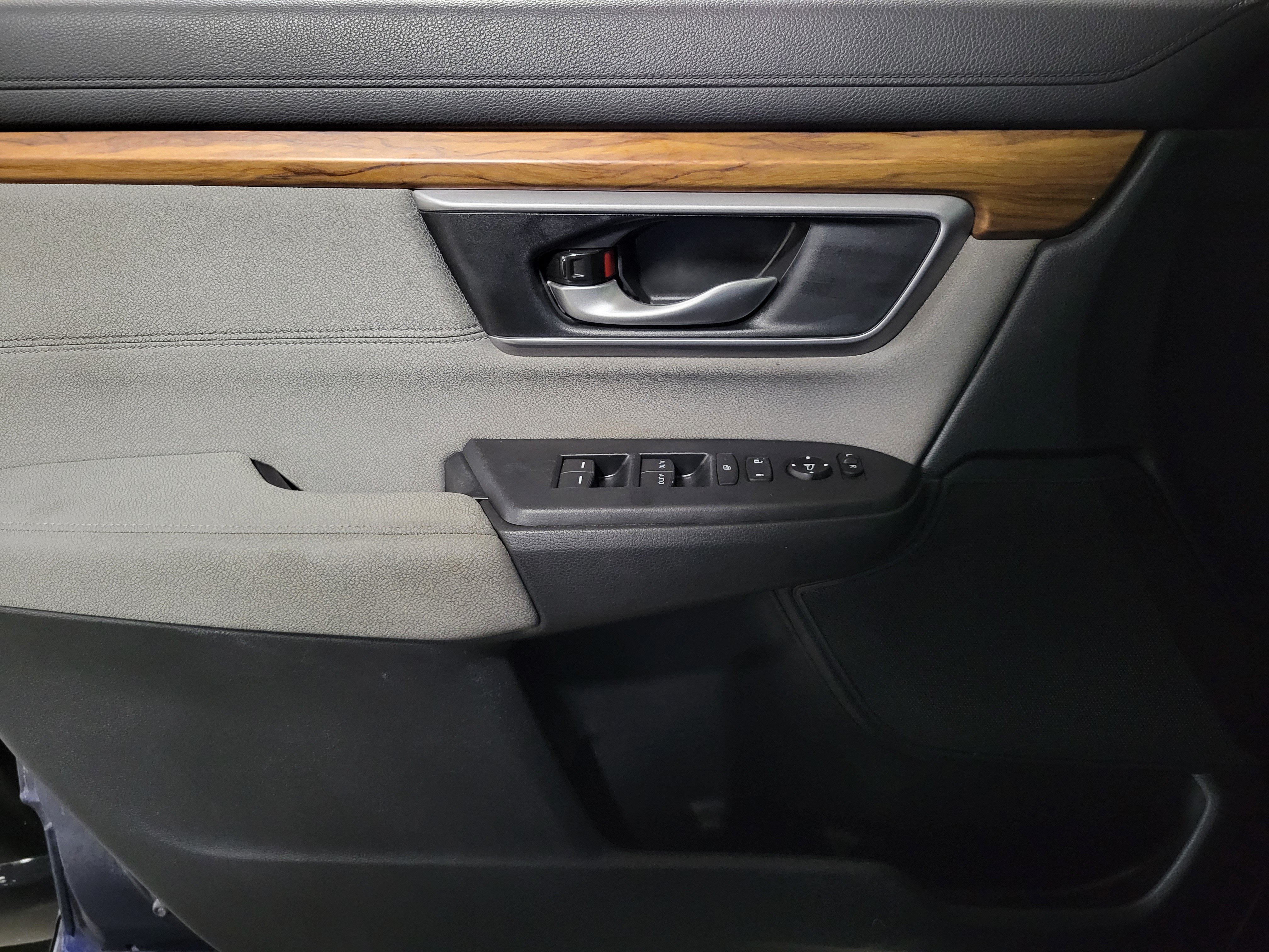 Used 2019 Honda CR-V EX image 18