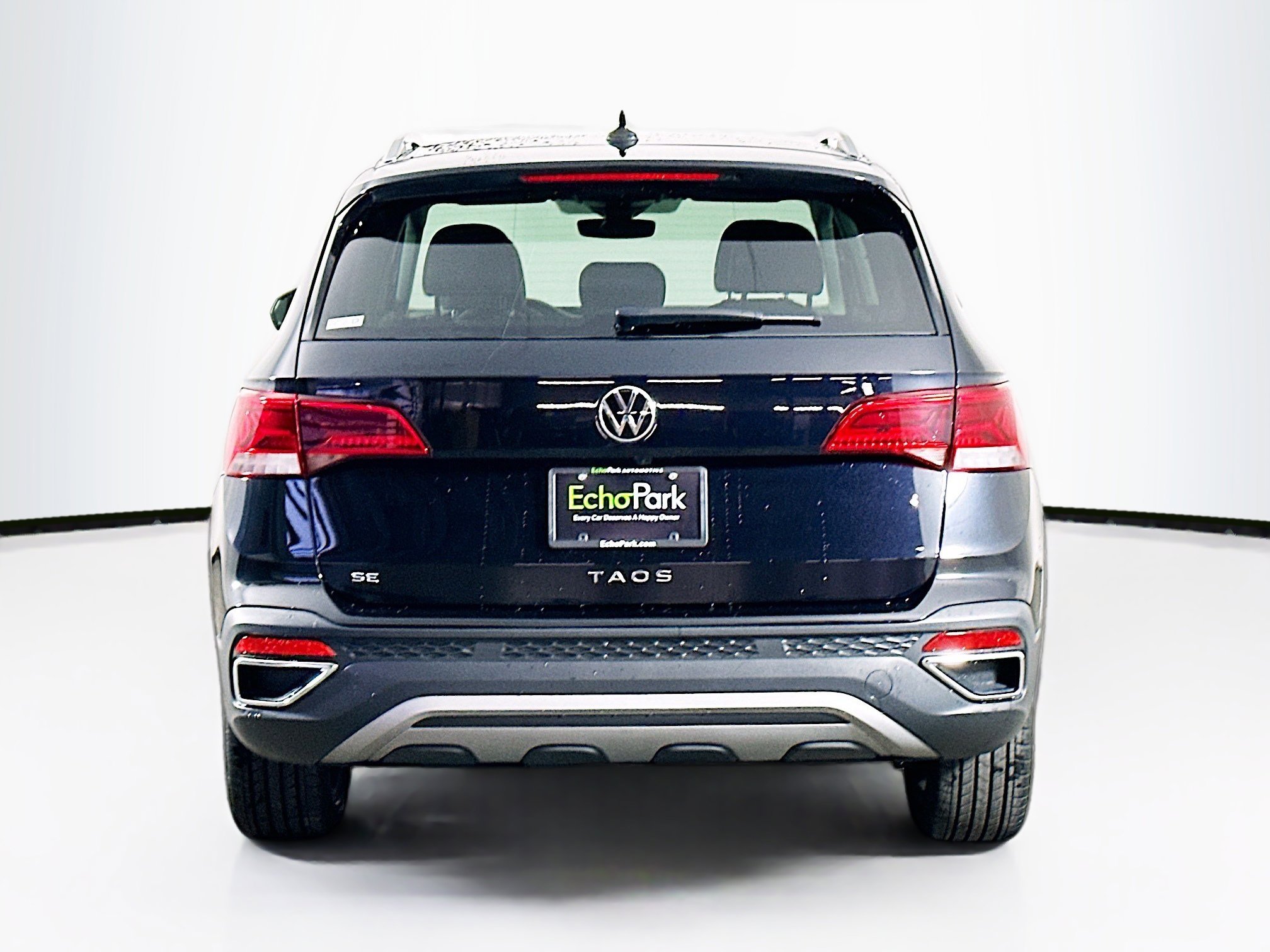 Used 2024 Volkswagen Taos SE image 7