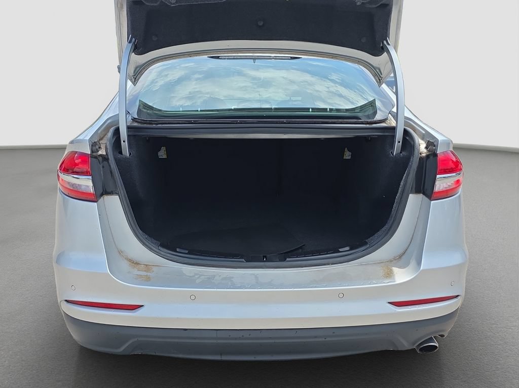 Used 2019 Ford Fusion SEL FWD image 17