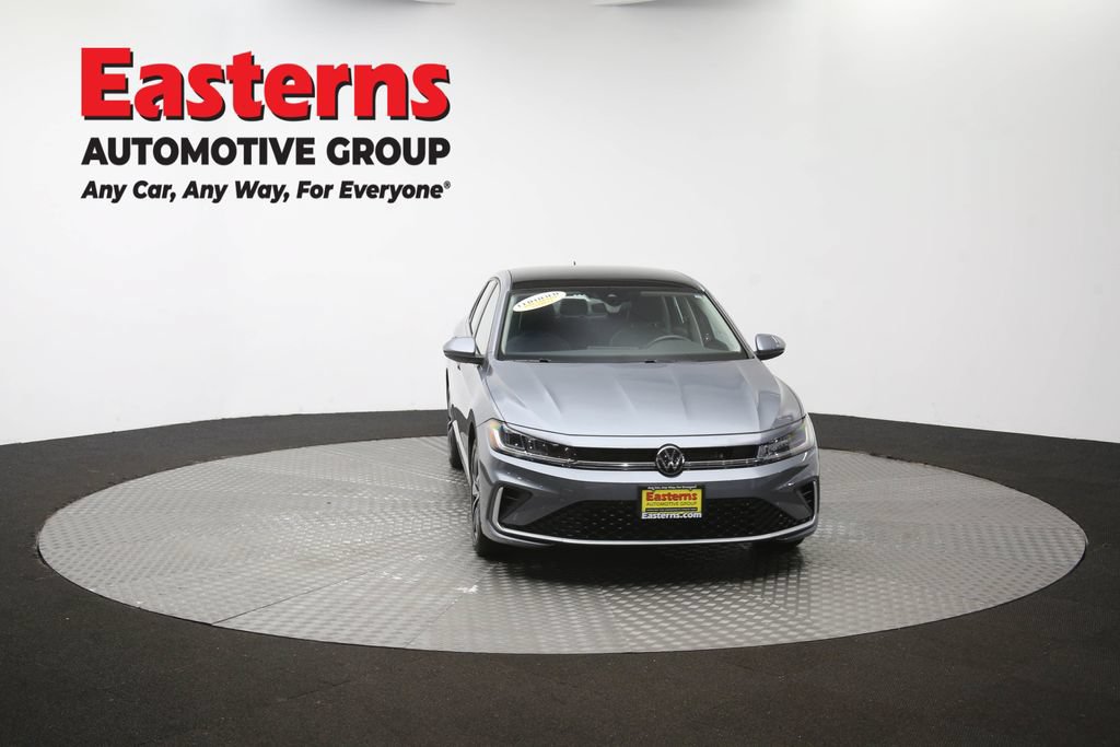 Used 2025 Volkswagen Jetta SE FWD image 54